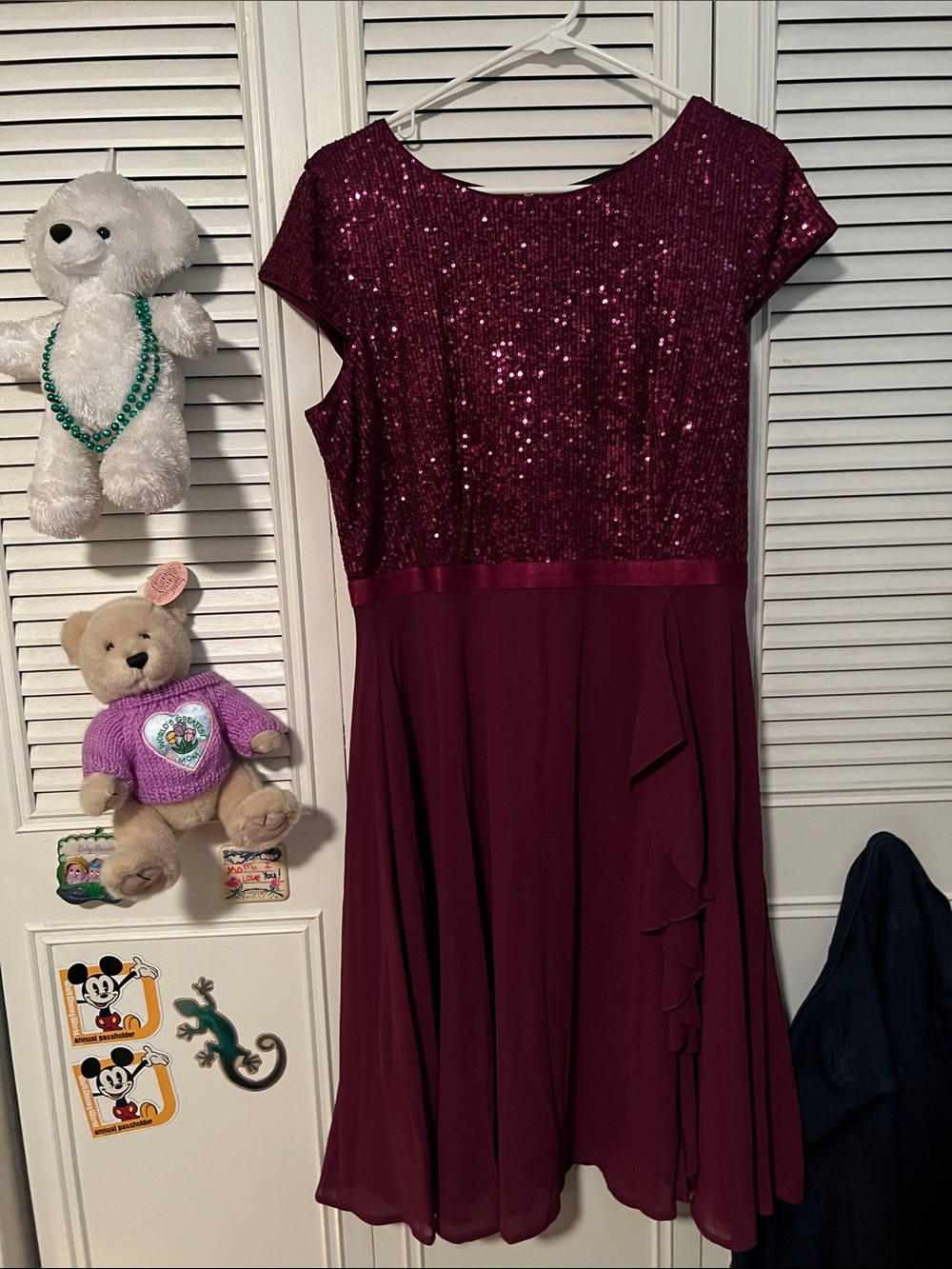 Womans Burgundy Sequin Chiffon Party Dress